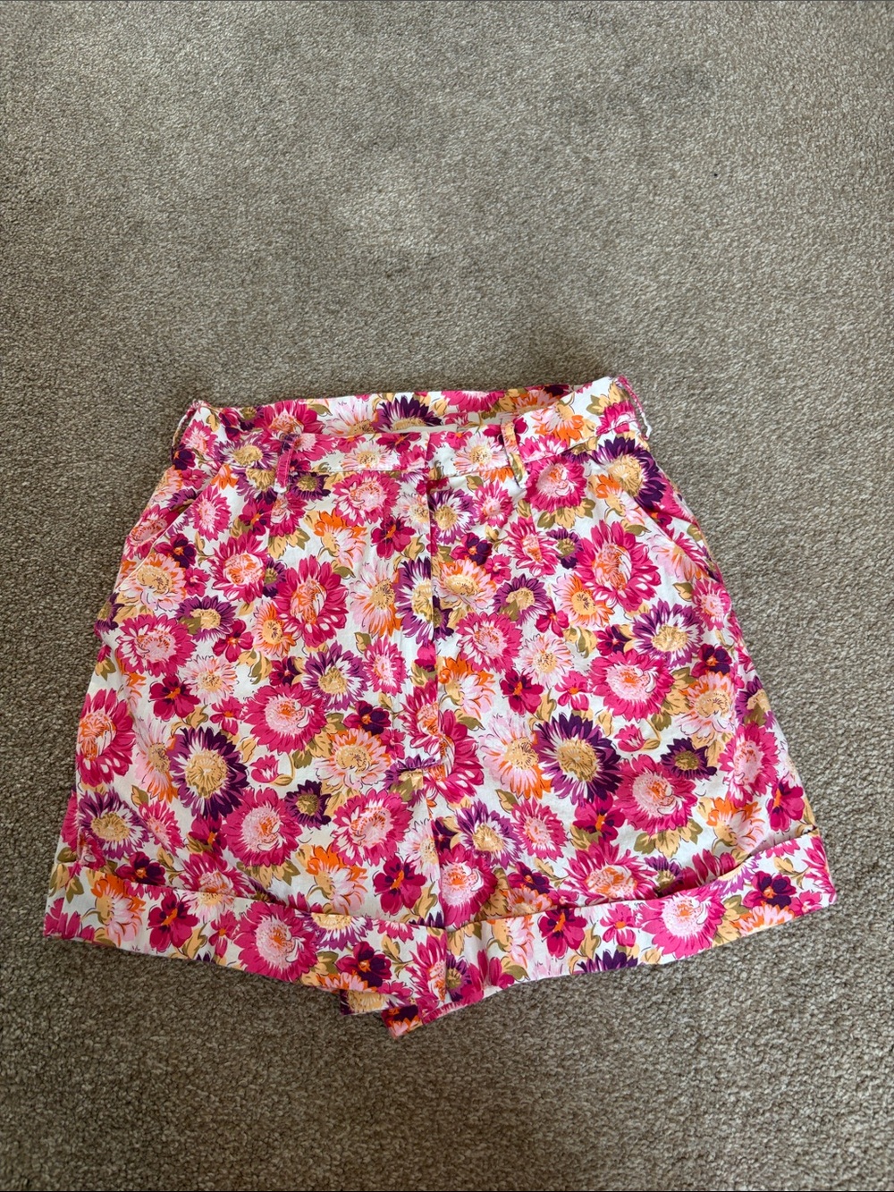 Hello Molly Blushing Daisies shorts Women’s size xs 2